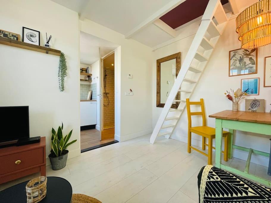 The Birdhouse, Tiny Home Close To The Beach Noordwijk Extérieur photo